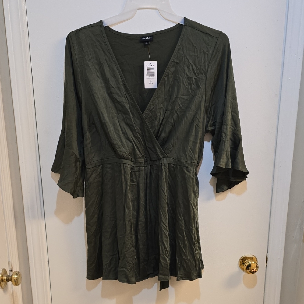 Torrid 1x Olive Surplice Blouse w/ Flared 3/4 Sleeves